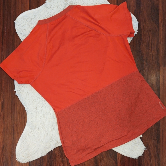 The North Face Flash Dry Burnt Orand V-neck T-shirt - Picture 2 of 2